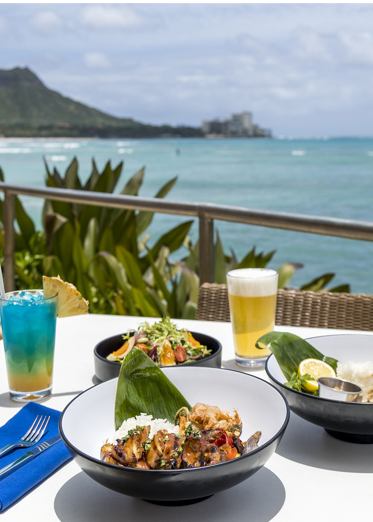 food and drinks at the Edge of Waikiki with Diamond Head in the background
