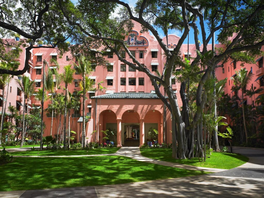 The Royal Hawaiian, a Luxury Collection Resort valet area