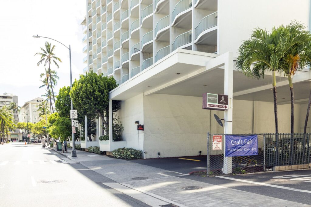 self parking entrance for the Moana Surfrider and Sheraton Princess Kaiulani