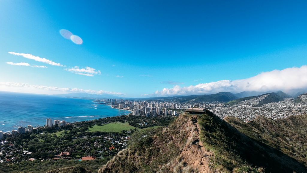 diamond head state monument hike
